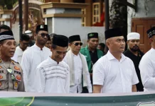 Bupati Timotius Kaidel Ajak Umat Doakan Damai Aru