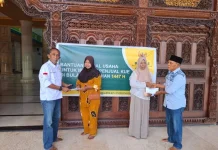 Sambut Ramadhan Baznas Bantu Usaha Pedagang Kue Kota Tual