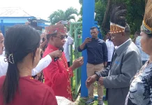 RRI Tual Sambut Kepala Stasiun dengan Prosesi Adat