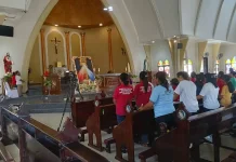 Gema Kerahiman Ilahi dari Gereja Langgur, oleh Para  Devosan Kei Kecil dan Kota Tual