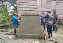Puasa Tak Halangi Satgas TMMD Ke-127 Bersama Pemda Aru Tuntaskan RTLH dan Sumur