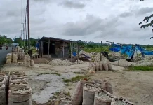 Semangat Penjual Batu BTN Mengais Rezeki di Bulan Ramadhan