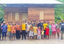 Tahap Pemasangan Lantai dan Dinding Papan RTLH TMMD Ke-127 Kodim 1503/Tual