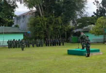 Dandim 1503/Tual Serahkan Bingkisan Lebaran kepada Anggota usaI Upacara 17-an