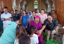 Uskup Diosis Amboina Mgr. Seno Ngutra Pimpin Misa Prapaskah V
