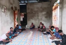 Babinsa Koramil 1503-03/Dobo dan Aparat Desa Fonum Bersatu Jaga Lingkungan