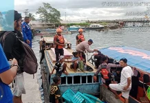 Tim SAR Gabungan Selamatkan 44 Penumpang KM Putra Crrish yang Kandas di Benjina