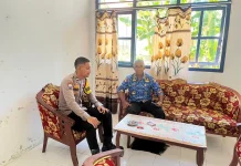 Sambangi SMA, Bhabinkamtibmas Ajak Guru dan Siswa Berlaku Positif