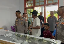 Drs.Agrapinus Rumatora Dikebumikan Hari Ini, Kapolres-Dandim Sempatkan Melayat