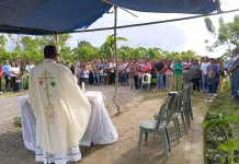 Wakil Uskup Aru Pimpin Misa Pembukaan Bulan Rosario