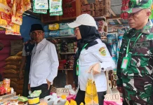 Pemerintah Sidak Kenaikan Harga Minyak Goreng "Minyak Kita" di Pasar Maren