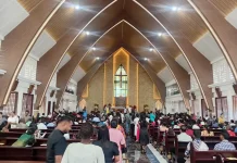 Umat Katolik Dobo Rayakan Misa Paskah Keempat Khidmat