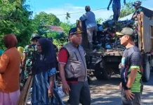 Semangat Gotong Royong Warnai Jumat Bersih Kodim 1503/Tual di Desa Fiditan