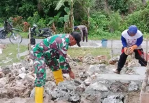 Pos Kamling Jadi Simbol Kekompakan Babinsa dan Warga Ohoi Rahangiar
