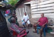 Babinsa Koramil 1503-01/Tual Sambangi Warga Bahas Kamtibmas dan Serap Aspirasi