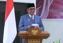 Bupati Malra Paparkan Realisasi Pendapatan APBD 2025 di DPRD