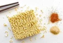 Bahaya Mengkonsumsi Mie Instan Mentah yang dapat Memperburuk Kesehatan