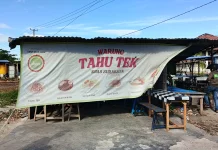 Pedagang Tahu Tek Keluhkan Kelangkaan dan Mahalnya Minyak Tanah