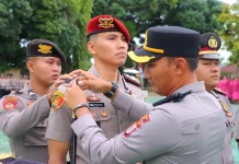 Polres Tual Gelar Upacara Kenaikan Pangkat 60 Personil Polres dan Brimob