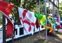 Penjualan Bendera Piala Dunia 2026 di Langgur Sepi meski Euforia Turnamen Tinggi