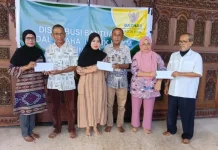 BAZNAS Kota Tual Salurkan Bantuan Modal Usaha Kepada Pelaku UMKM