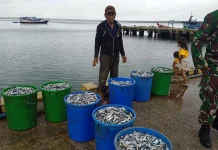 eski Cuaca Buruk Sebagian Nelayan Tetap Melaut