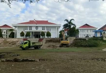 Pemkab Kepulauan Aru Siapkan Tribun Utama HUT RI Ke-81
