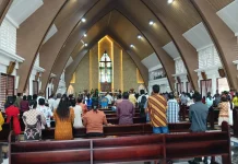Wakil Uskup Aru Pimpin Misa Hari Minggu Biasa XVIII di Gereja Santo Yosep Dobo
