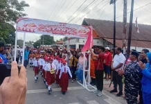 Danramil 1503-03/Dobo Lepas Peserta Gerak Jalan Indah Tingkat SD/MTs di Dobo