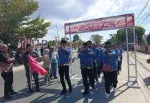 Kajari Kepulauan Aru Lepas Peserta Gerak Jalan Indah Tingkat OPD dan Organisasi