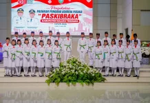 Bupati Thaher Kukuhkan 30 Anggota Paskibra Maluku Tenggara