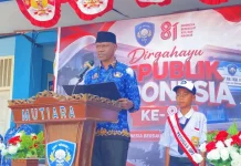 SMP Negeri 1 dan SMP Negeri 17 Dobo Gelar Upacara HUT ke-81 RI