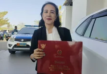 Terima Satyalancana Karya Satya, Eirene Matmey Ajak ASN Muda Tingkatkan Kinerja