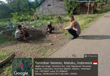 Bhabinkamtibmas Desa Persiapan Ilngei Barat Sambangi Warga di Perkebunan
