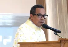Wakil Uskup Aru Sampaikan Pesan dalam Misa Perdana RP. Billy Resubun MSC