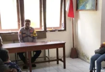 Bhabinkamtibmas Lorulun Berhasil Redam Emosi Warga Selesaikan Salahpaham Kelua