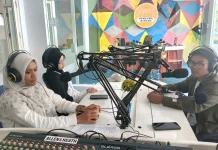 English Corner Pro 2 RRI Langgur Ajak Generasi Muda Bijak Bermedia Sosial