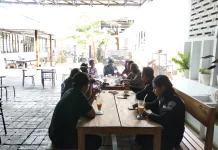 Humas Polres Aru dan Insan Pers Jalin Silaturahmi, Yubilino: Coffee Morning Perkuat