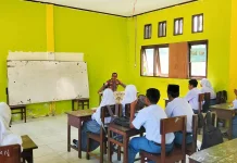 Polres Kepulauan Aru Edukasi Pelajar lewat Program Polisi Mengajar