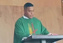 RD Roland Ignatius Renwarin Pimpin Misa Minggu Biasa XXV di Kapel Santo Yosep Peker