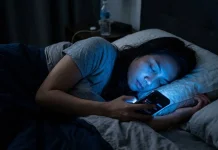 Main Handphone sebelum Tidur Menjadi Ancaman Nyata bagi Kesehatan Anda