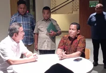 Temui Gubernur dan Walkot Tual,Daud Tetlageni Desak Penambahan Feri ke Pulau-pulau