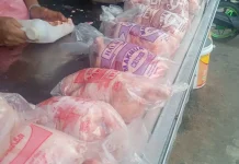 Harga Ayam Beku di Pasar Langgur Melonjak, Tembus Rp80 Ribu per Ekor