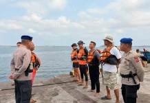 Long Boat Mati Mesin di Perairan Tual, 4 Penumpang Selamat Dievakuasi Tim SAR
