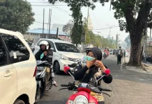 Kabut Asap Tebal, Bupati Malra Instruksi Dinas Kesehatan Bagi Masker ke Warga