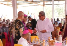 Bupati Malra Hadiri Puncai 25 Tahun Imamat MGR.Seno Ngutra di Ohoi Waur