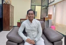 Dinkes Kota Tual Bagikan Masker untuk Lindungi Warga dari Kabut Asap