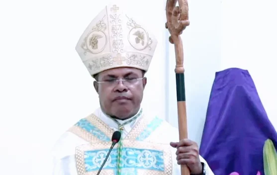 Hiduplah Bagaikan Lilin dan Menebar Terang Kasih Kristus