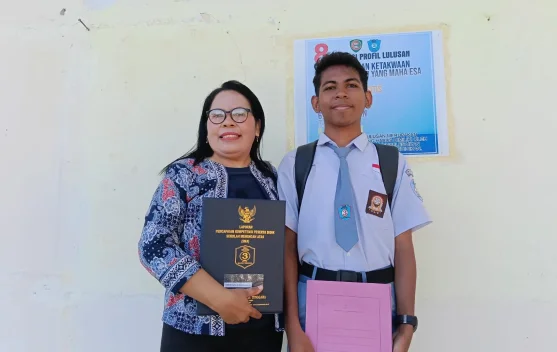 Marcel  Damamain Raih Juara Umum di SMANTIG Malra