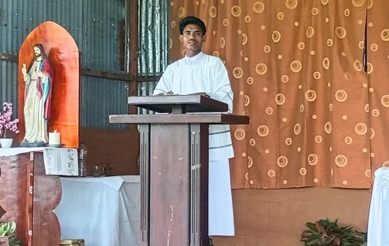 Fr. Oce Rahangiar Pimpin Ibadah Sabda Hari Minggu Biasa XIII di Kombas Kilo 9 Dobo